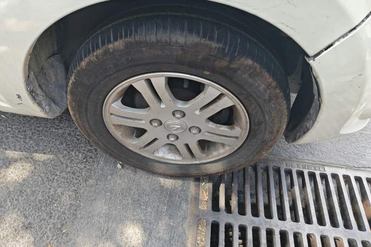 Used CHANGAN Benni mini 2012 1.0L Manual Family Edition China IV Standard Right Front Wheel Hub