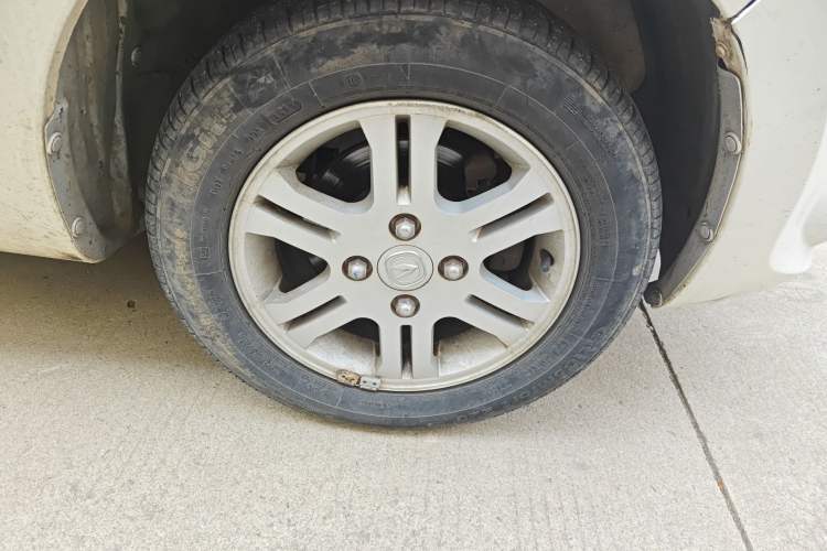 Used CHANGAN Benni mini 2012 1.0L Manual Fashion Edition China IV Standard Right Front Wheel Hub