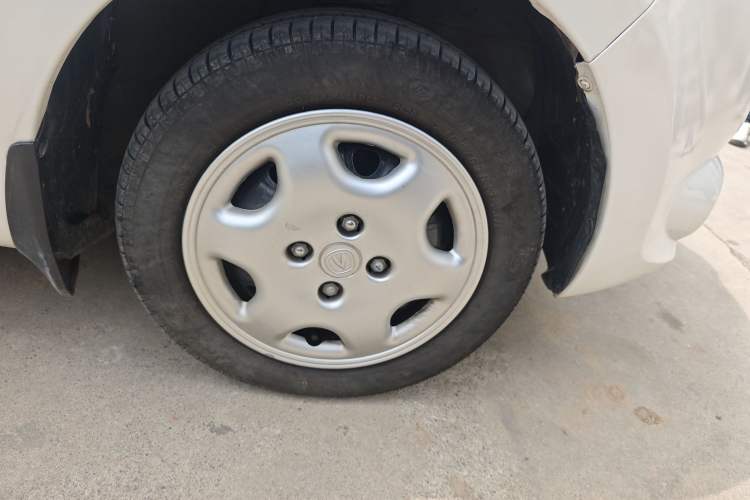 Used CHANGAN Benni mini 2012 1.0L Manual Family Edition China IV Standard Right Front Wheel Hub