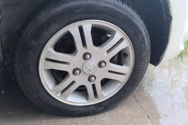 Used CHANGAN Benni mini 2012 1.0L Manual Fashion Edition China IV Standard Right Front Wheel Hub