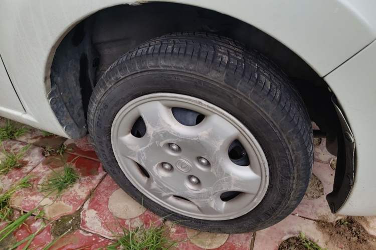 Used CHANGAN Benni mini 2012 1.0L Manual Family Edition China IV Standard Right Front Wheel Hub
