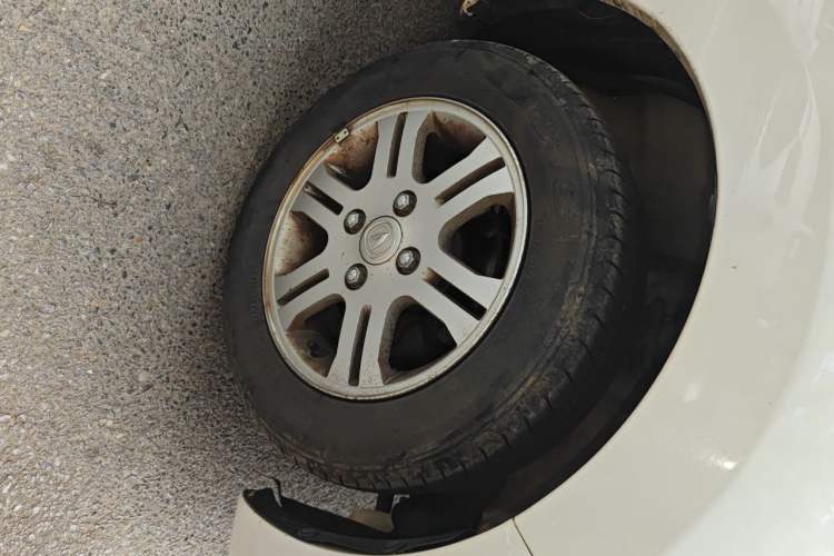 Used CHANGAN Benni mini 2012 1.0L Manual Fashion Edition China IV Standard Right Front Wheel Hub