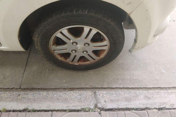 Used CHANGAN Benni mini 2012 1.0L Manual Fashion Edition China IV Standard Right Front Wheel Hub