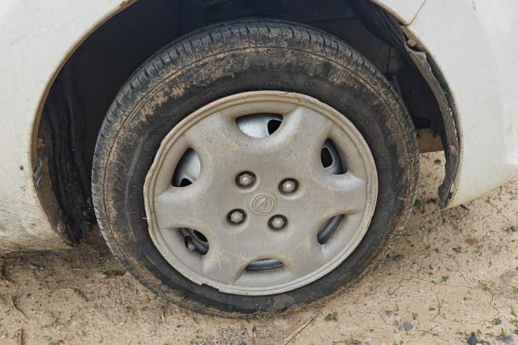 Used CHANGAN Benni mini 2012 1.0L Manual Family Edition China IV Standard Right Front Wheel Hub