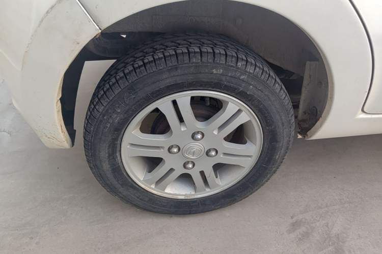 Used CHANGAN Benni mini 2012 1.0L Manual Fashion Edition China V Standard Right Rear Wheel Hub