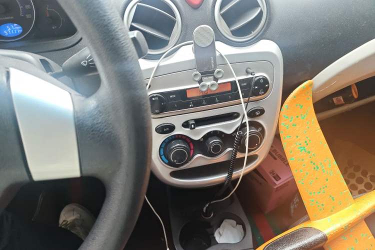 Used CHANGAN Benni mini 2012 1.0L Manual Fashion Edition China IV Standard Audio And AC Panel