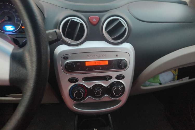 Used CHANGAN Benni mini 2012 1.0L Manual Fashion Edition China V Standard Audio And AC Panel