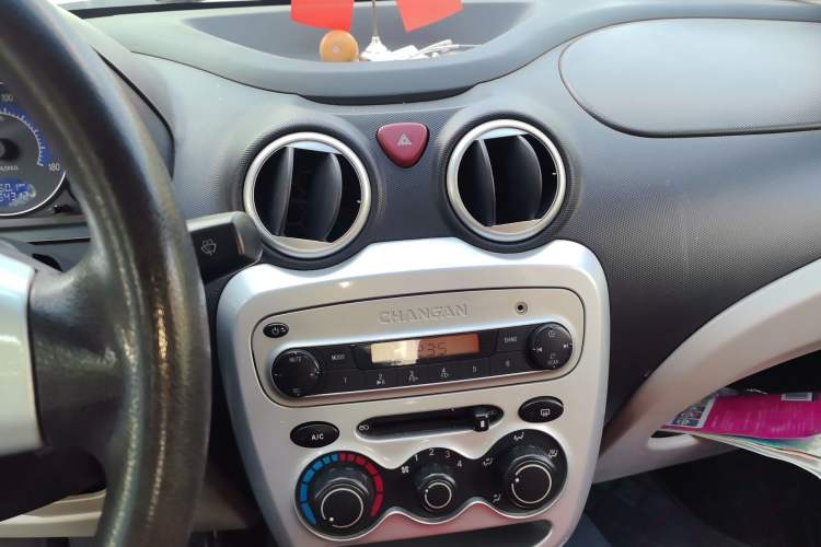 Used CHANGAN Benni mini 2012 1.0L Manual Fashion Edition China V Standard Audio And AC Panel