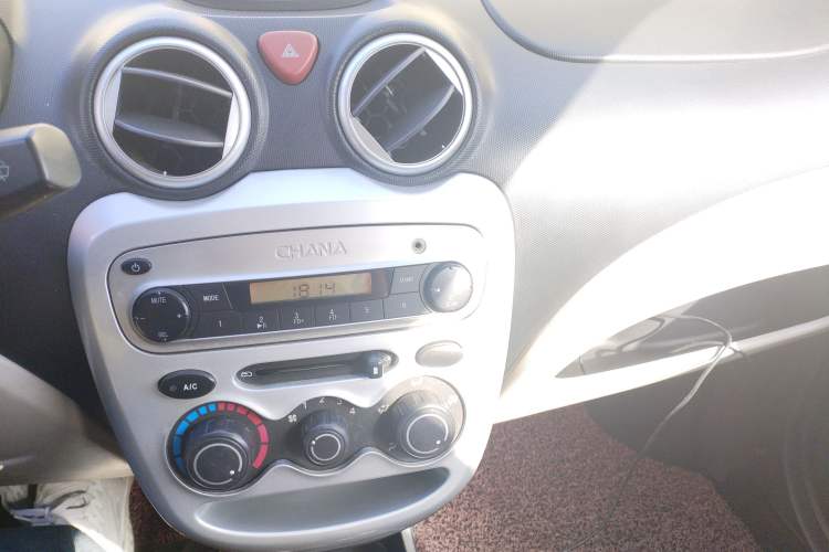 Used CHANGAN Benni mini 2012 1.0L Manual Family Edition China IV Standard Audio And AC Panel