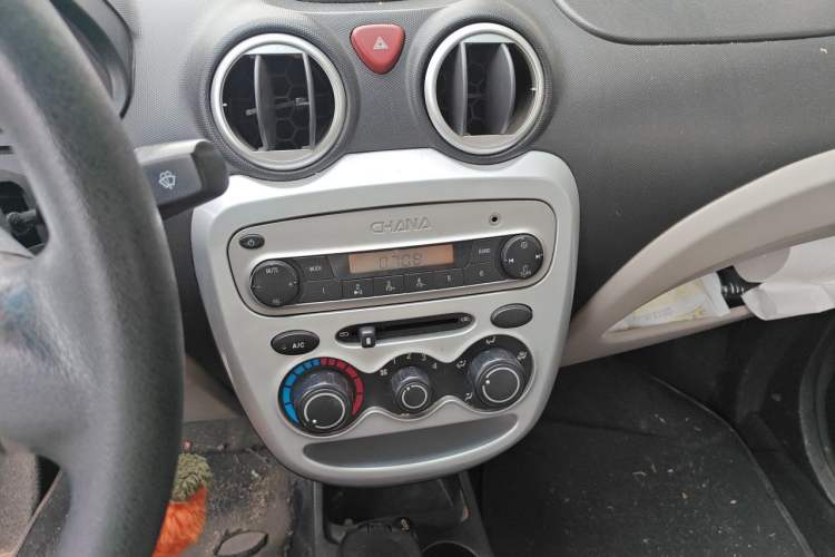 Used CHANGAN Benni mini 2012 1.0L Manual Family Edition China IV Standard Audio And AC Panel