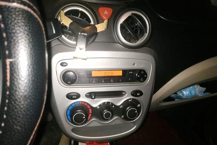 Used CHANGAN Benni mini 2012 1.0L Manual Fashion Edition China V Standard Audio And AC Panel