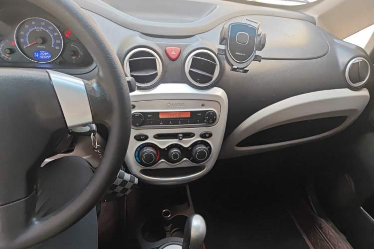 Used CHANGAN Benni mini 2012 1.0L IMT Fashion Edition China IV Standard Audio And AC Panel
