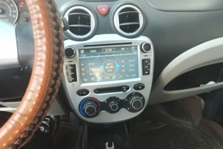 Used CHANGAN Benni mini 2012 1.0L Manual Fashion Edition China IV Standard Audio And AC Panel