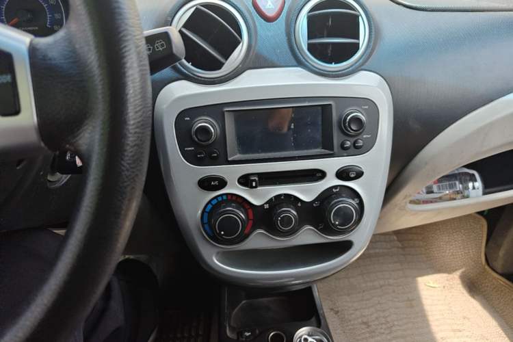 Used CHANGAN Benni mini 2012 1.0L IMT Navigation Version China IV Standard Audio And AC Panel