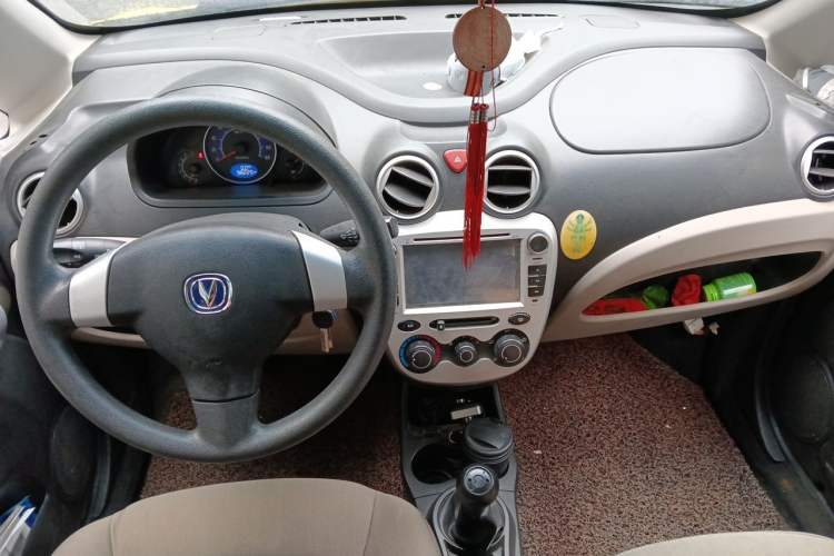 Used CHANGAN Benni mini 2012 1.0L Manual Fashion Edition China IV Standard Center Console