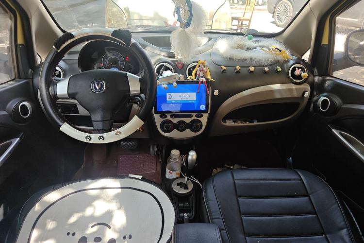 Used CHANGAN Benni mini 2012 1.0L IMT Fashion Edition China IV Standard Center Console