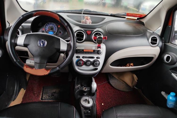 Used CHANGAN Benni mini 2012 1.0L IMT Fashion Edition China IV Standard Center Console