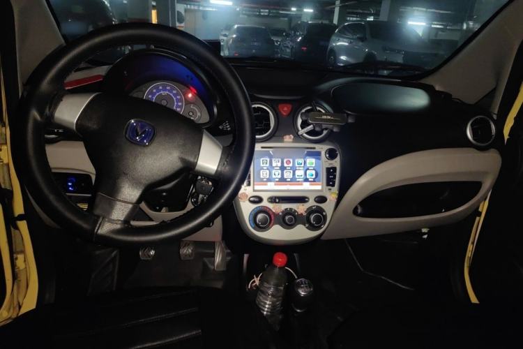 Used CHANGAN Benni mini 2012 1.0L Manual Family Edition China IV Standard Center Console