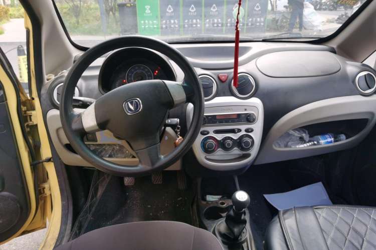Used CHANGAN Benni mini 2012 1.0L Manual Fashion Edition China IV Standard Center Console