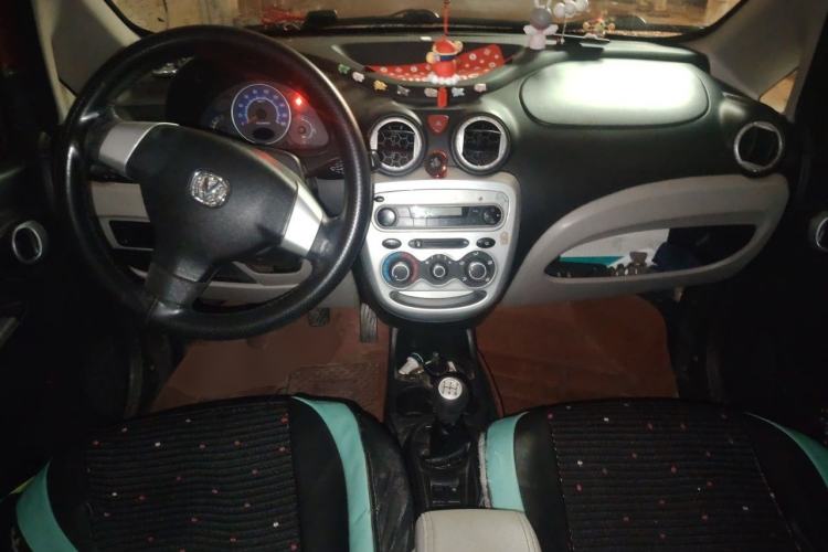 Used CHANGAN Benni mini 2012 1.0L Manual Fashion Edition China IV Standard Center Console