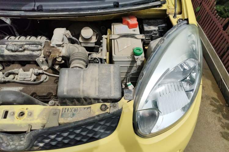 Used CHANGAN Benni mini 2012 1.0L IMT Navigation Version China IV Standard Engine Bay Left