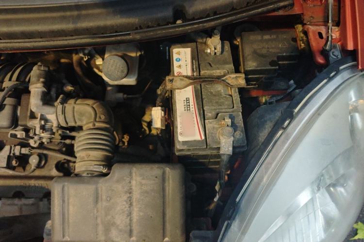 Used CHANGAN Benni mini 2012 1.0L Manual Family Edition China IV Standard Engine Bay Left