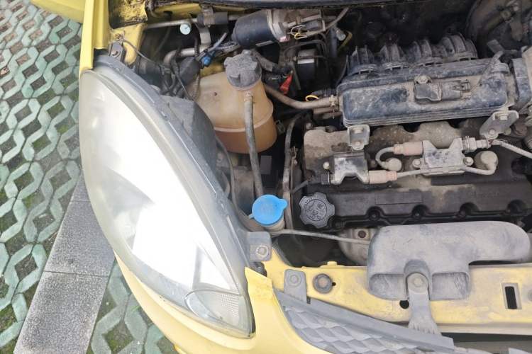 Used CHANGAN Benni mini 2012 1.0L Manual Fashion Edition China IV Standard Engine Bay Right