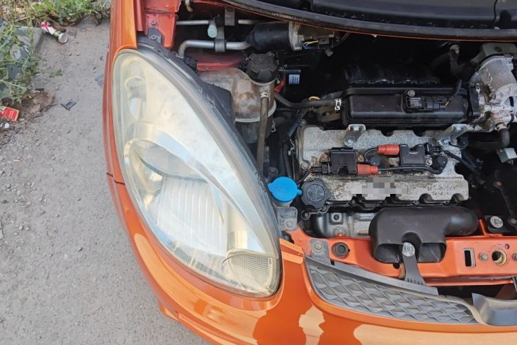 Used CHANGAN Benni mini 2012 1.0L IMT Fashion Edition China IV Standard Engine Bay Right