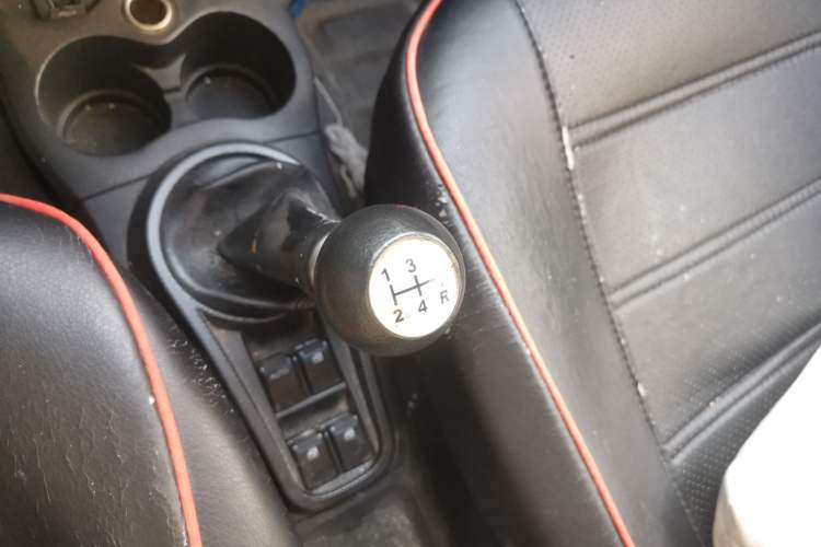Used CHANGAN Benni mini 2012 1.0L Manual Fashion Edition China IV Standard Gear Lever