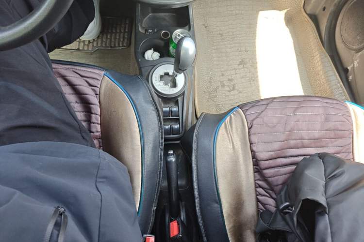 Used CHANGAN Benni mini 2012 1.0L IMT Navigation Version China IV Standard Gear Lever
