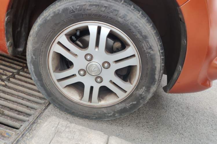 Used CHANGAN Benni mini 2012 1.0L Manual Fashion Edition China IV Standard Right Front Wheel Hub