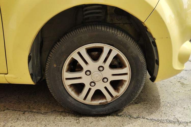 Used CHANGAN Benni mini 2012 1.0L IMT Navigation Version China IV Standard Right Front Wheel Hub