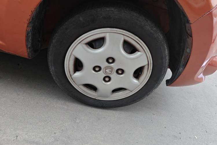 Used CHANGAN Benni mini 2012 1.0L Manual Family Edition China IV Standard Right Front Wheel Hub