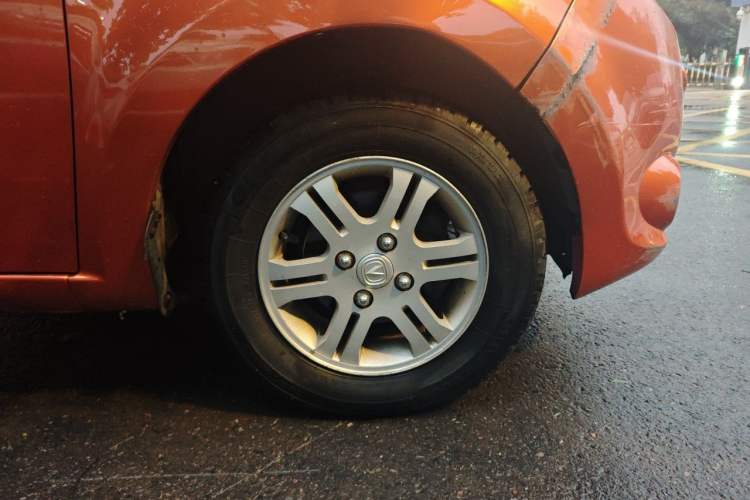 Used CHANGAN Benni mini 2012 1.0L Manual Family Edition China IV Standard Right Front Wheel Hub