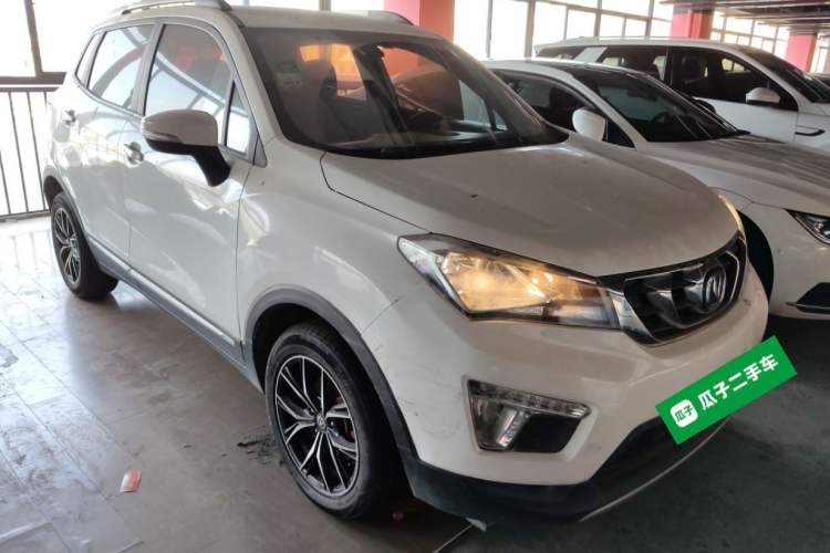 Used CHANGAN CS15 2016 1.5L Manual Fashion Edition Front Right 45 Deg