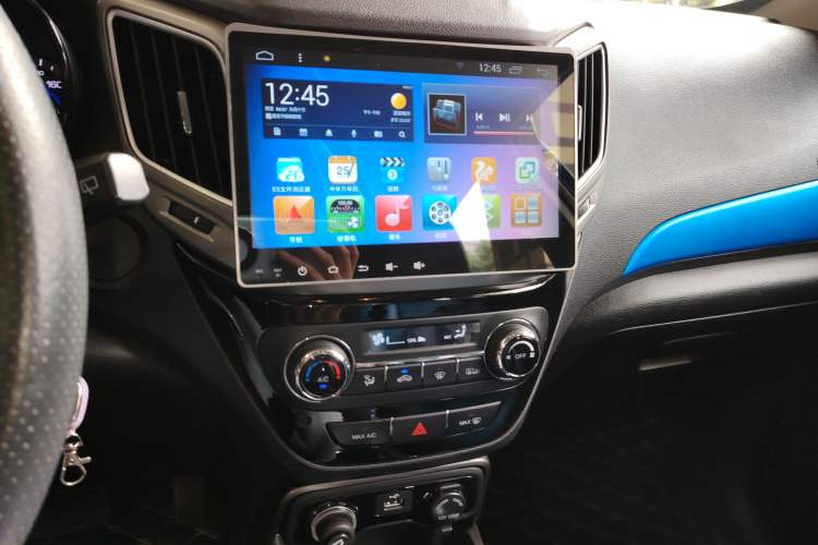 Used CHANGAN CS15 2016 1.5L Automatic Fashion Edition Audio And AC Panel