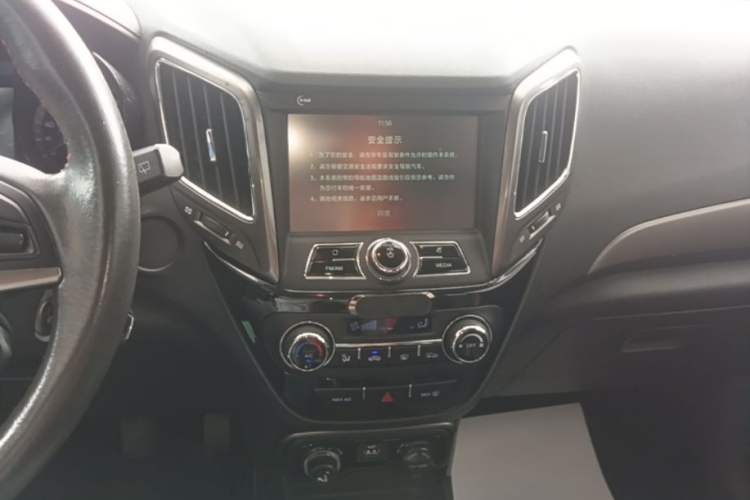 Used CHANGAN CS15 2016 1.5L Manual Luxury Edition Audio And AC Panel