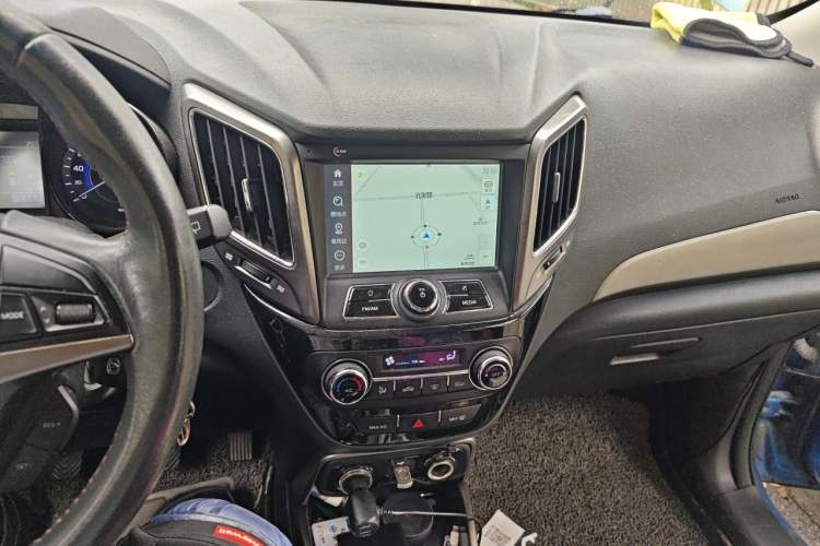 Used CHANGAN CS15 2016 1.5L Manual Fashion Edition Audio And AC Panel
