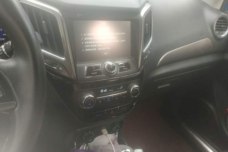 Used CHANGAN CS15 2016 1.5L Manual Luxury Edition Audio And AC Panel