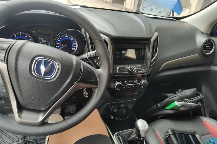 Used CHANGAN CS15 2016 1.5L Manual Fashion Edition Center Console