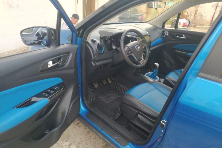 Used CHANGAN CS15 2016 1.5L Manual Fashion Edition Driver Seat
