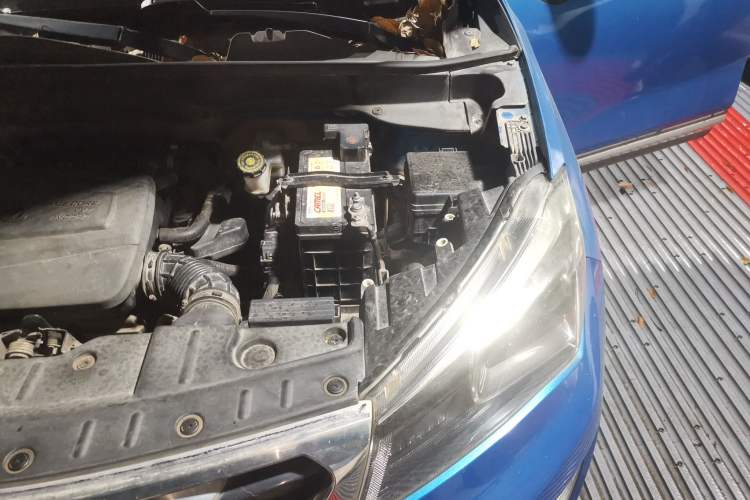 Used CHANGAN CS15 2016 1.5L Manual Fashion Edition Engine Bay Left