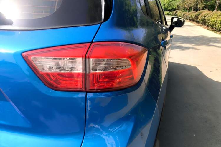 Used CHANGAN CS15 2016 1.5L Manual Fashion Edition Exterior 3