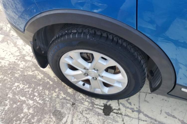 Used CHANGAN CS15 2016 1.5L Manual Fashion Edition Exterior 3