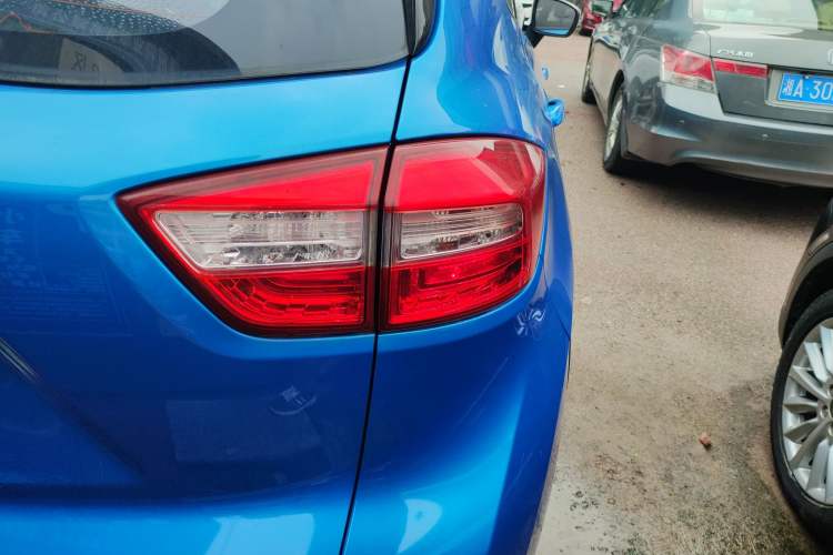 Used CHANGAN CS15 2016 1.5L Automatic Fashion Edition Exterior 3