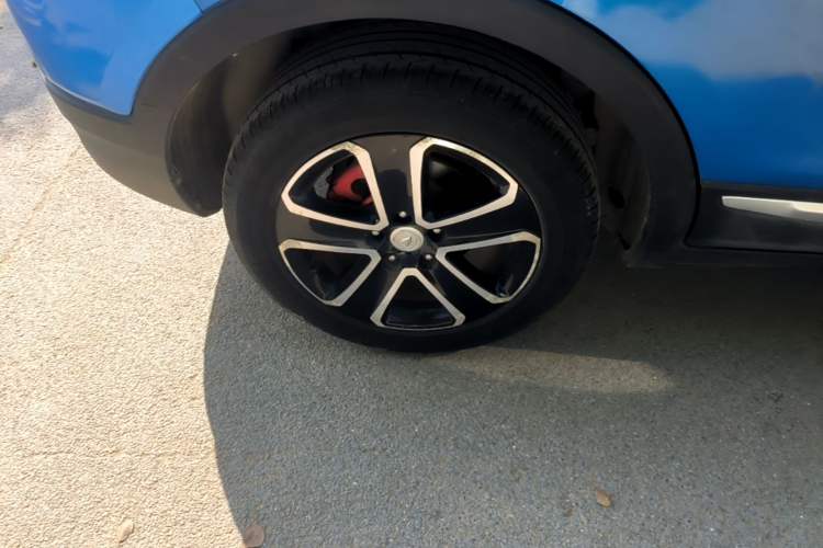 Used CHANGAN CS15 2016 1.5L Manual Fashion Edition Exterior 5