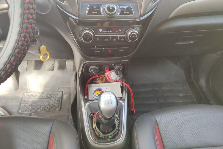 Used CHANGAN CS15 2016 1.5L Manual Luxury Edition Gear Lever