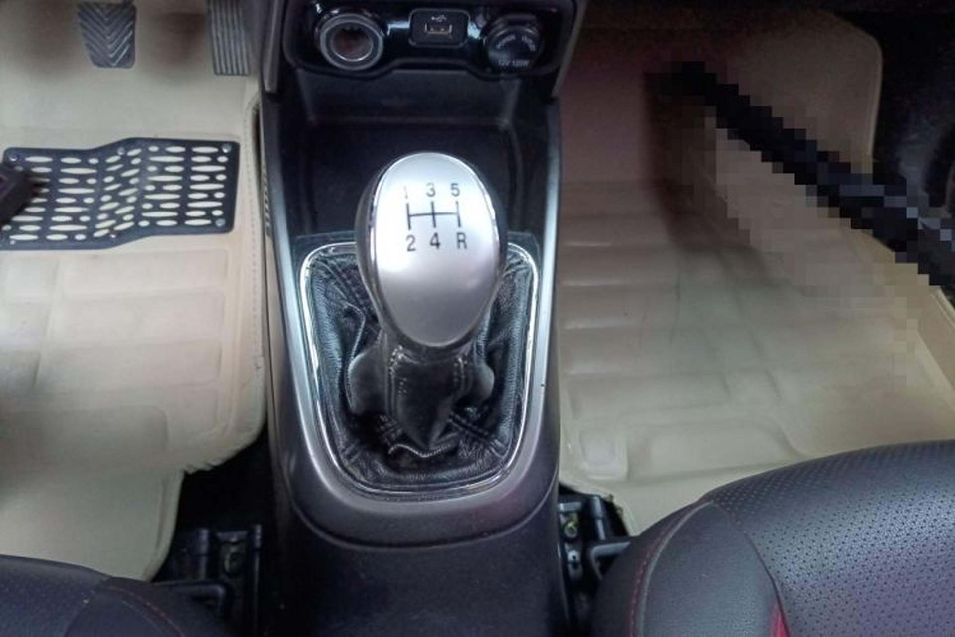 Used CHANGAN CS15 2016 1.5L Manual Fashion Edition Gear Lever