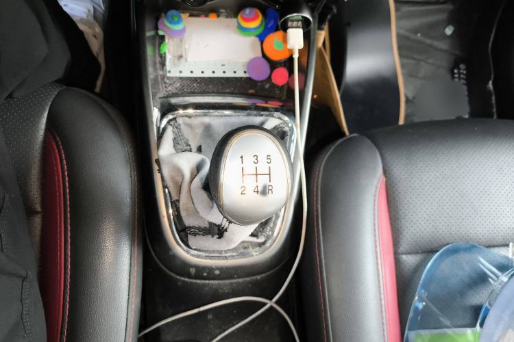 Used CHANGAN CS15 2016 1.5L Manual Fashion Edition Gear Lever