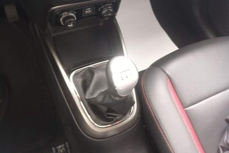 Used CHANGAN CS15 2016 1.5L Manual Luxury Edition Gear Lever